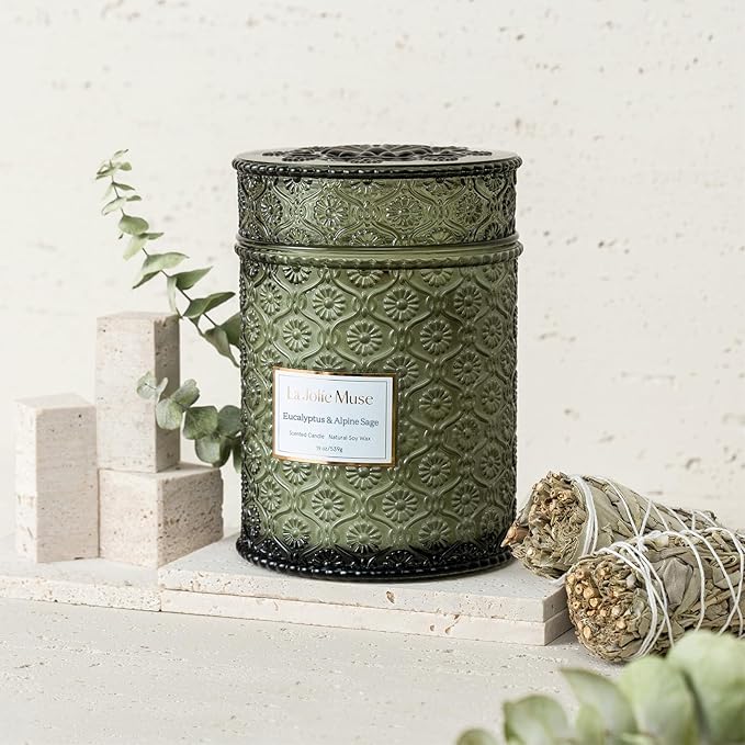 LA JOLIE MUSE Christmas Candle | Eucalyptus & Alpine Sage | Eucalyptus, Sage & Lavender | 19 oz Wooden Wick Soy Candle | 90-Hour Burn | Cozy Winter & Holiday Relaxation